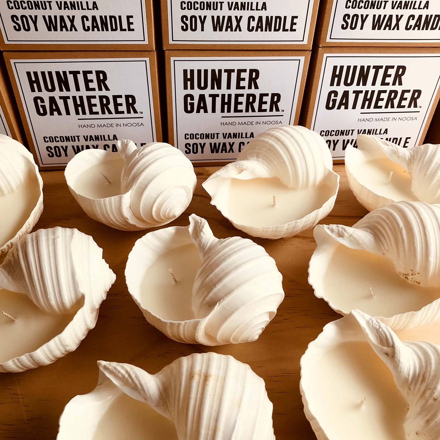 GENUINE SEA SHELL CANDLE / ALL NATURAL SCENTED SOY WAX CANDLE / Hand made in Noosa -  Australia. Made by HUNTER GATHERER / Chapter five Noosa. Our beautiful seashell candles are the perfect addition to your home, or beach house. Our sea shell candles make a perfect gift for a special friend, loved one, or just a gift for yourself to enjoy!